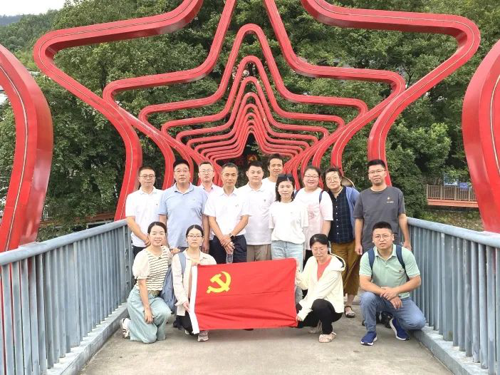 “追溯紅色基因 ?增強使命擔(dān)當(dāng)”主題黨日活動